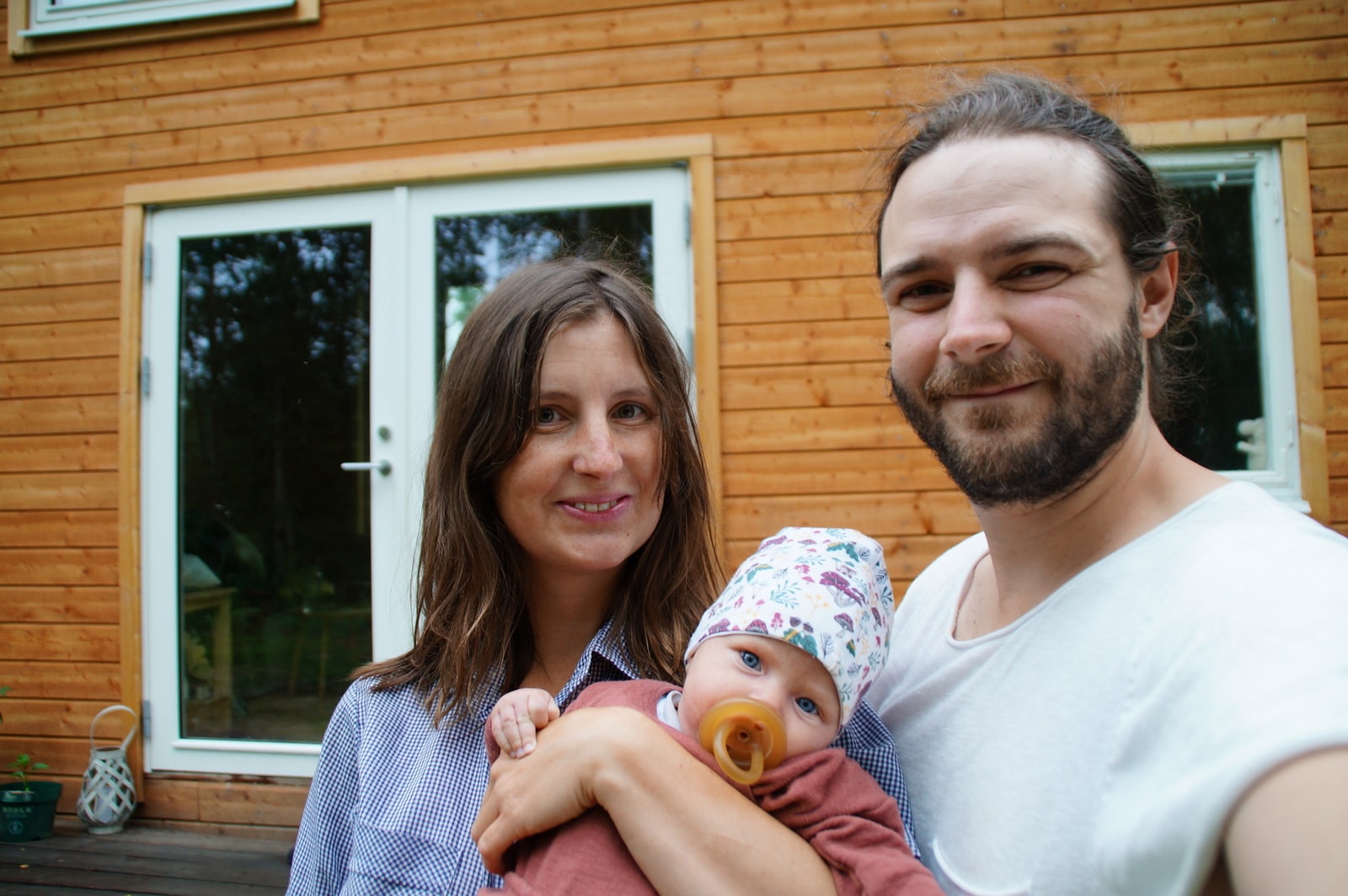 Tiny House couple in sweden with kids