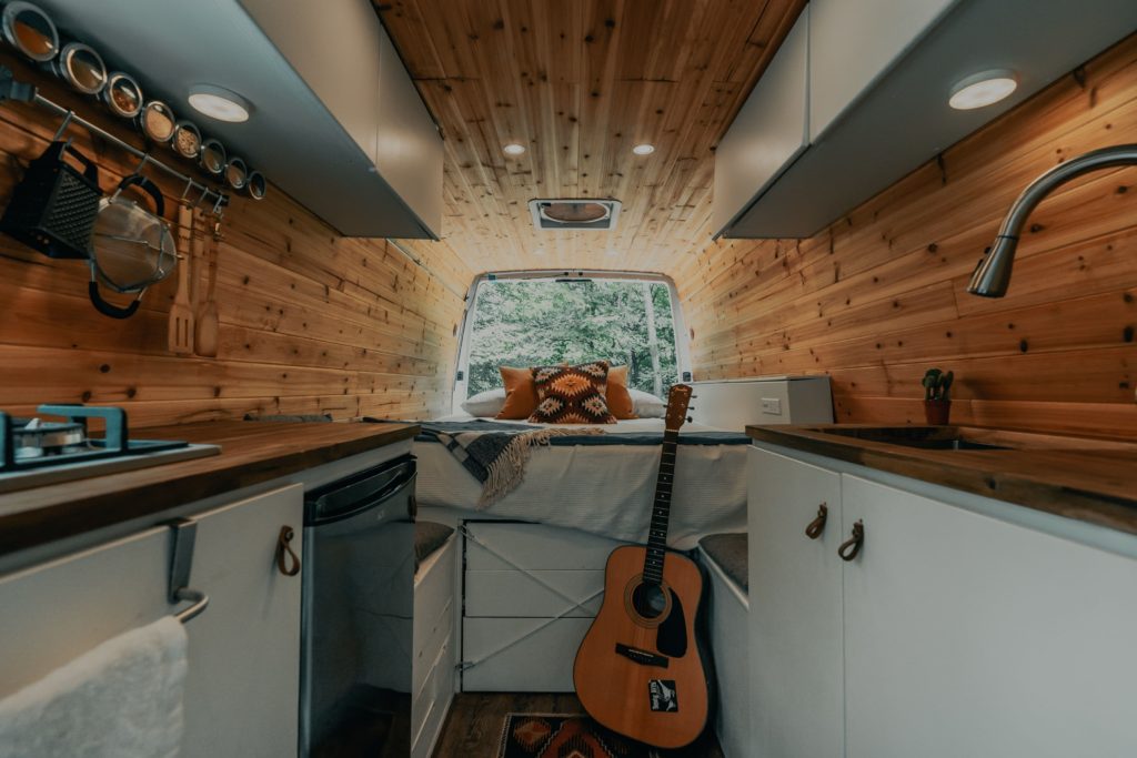 Vanlife - Extreme minimalism living in a van. 